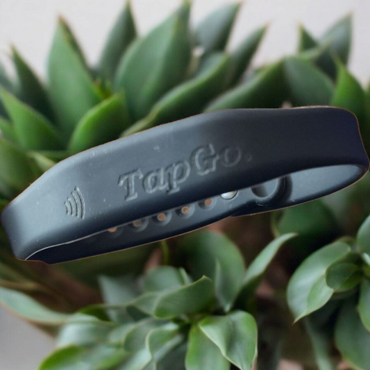 tapgo. Digital Business Card Wristband - Tap to Share NFC - iPhone & Android (Black)
